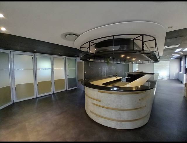1,940M² OFFICE TO LET IN BRYANSTON